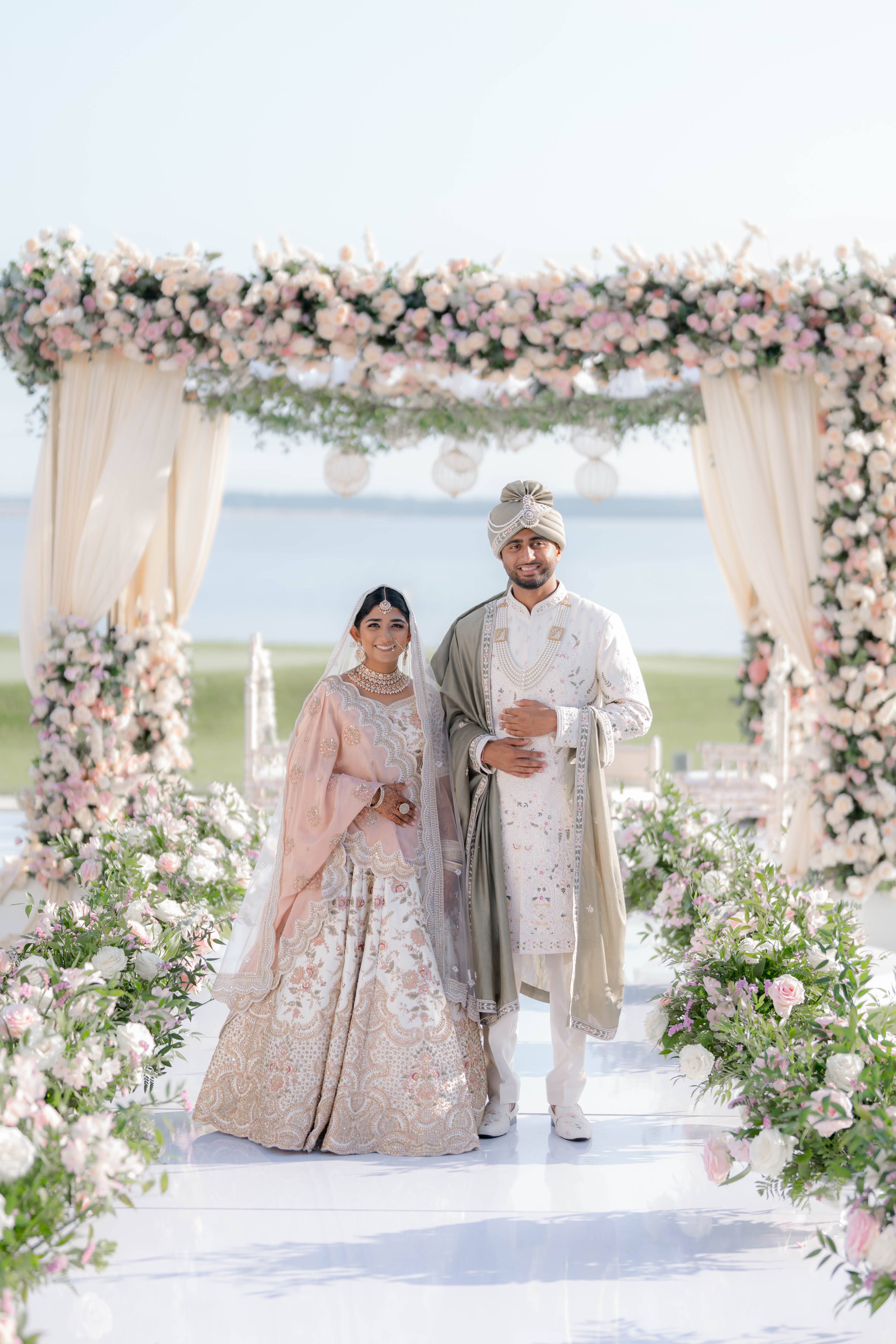 Shaina & Niket Wedding Image 23