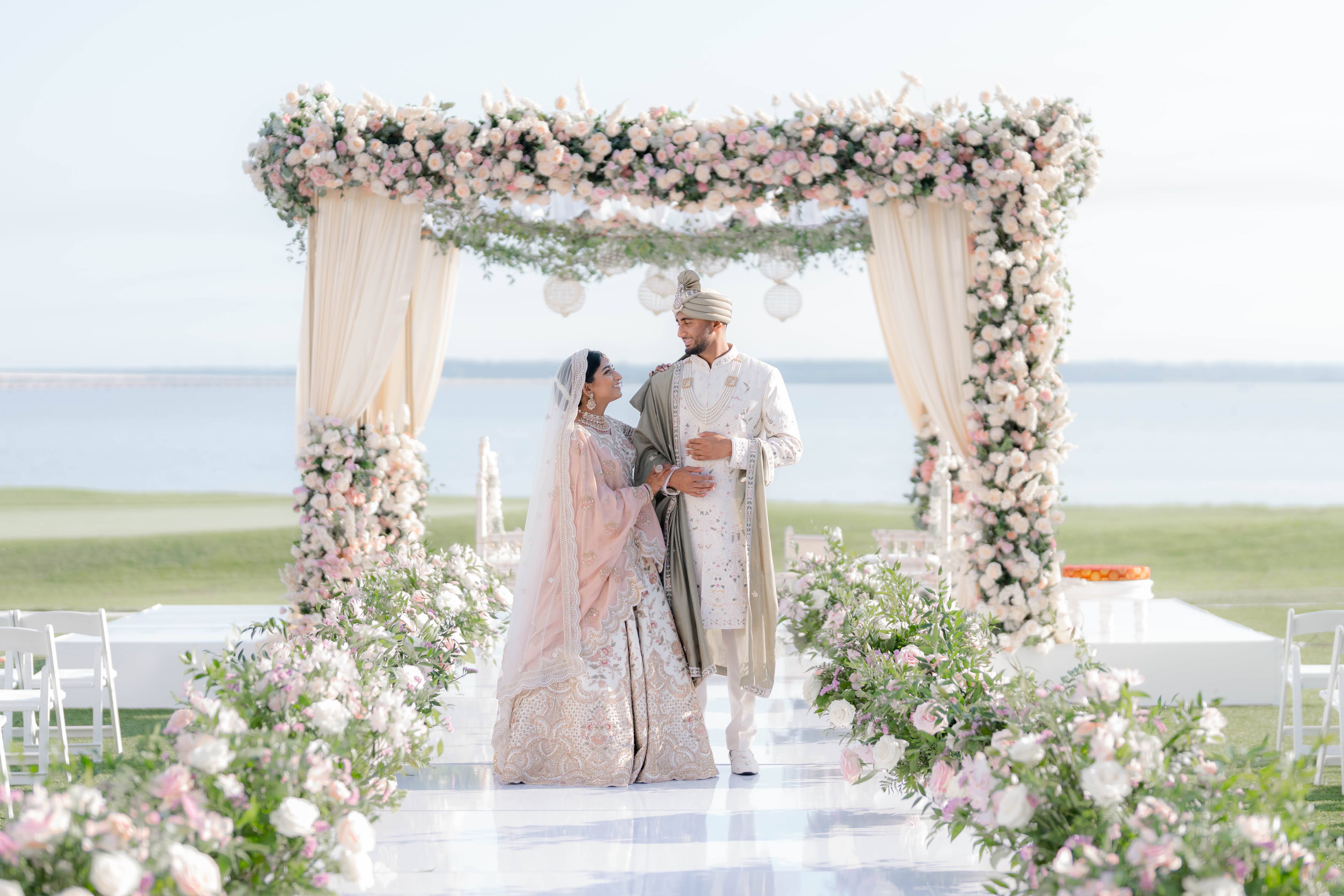 Shaina & Niket Wedding Image 22