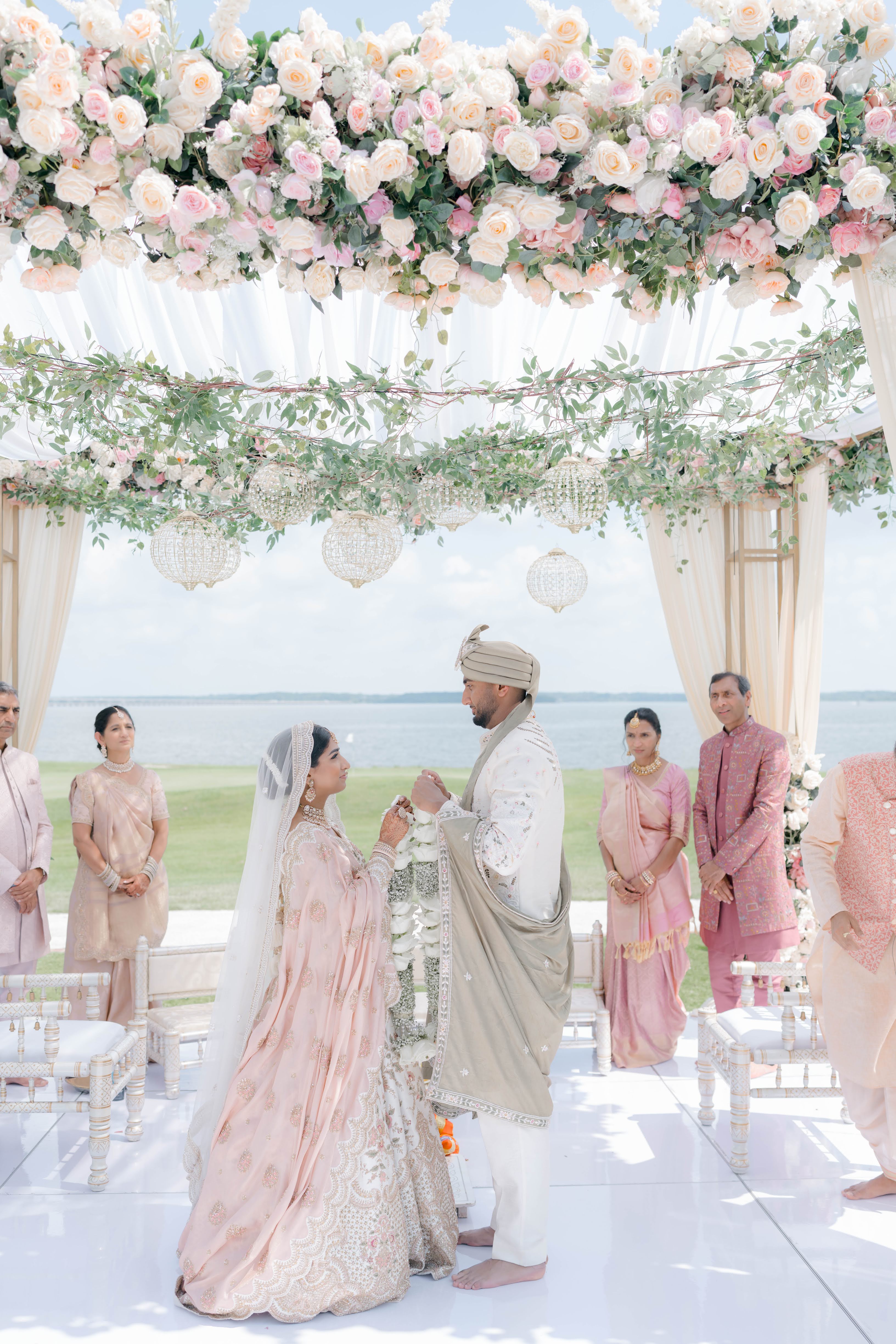 Shaina & Niket Wedding Image 19