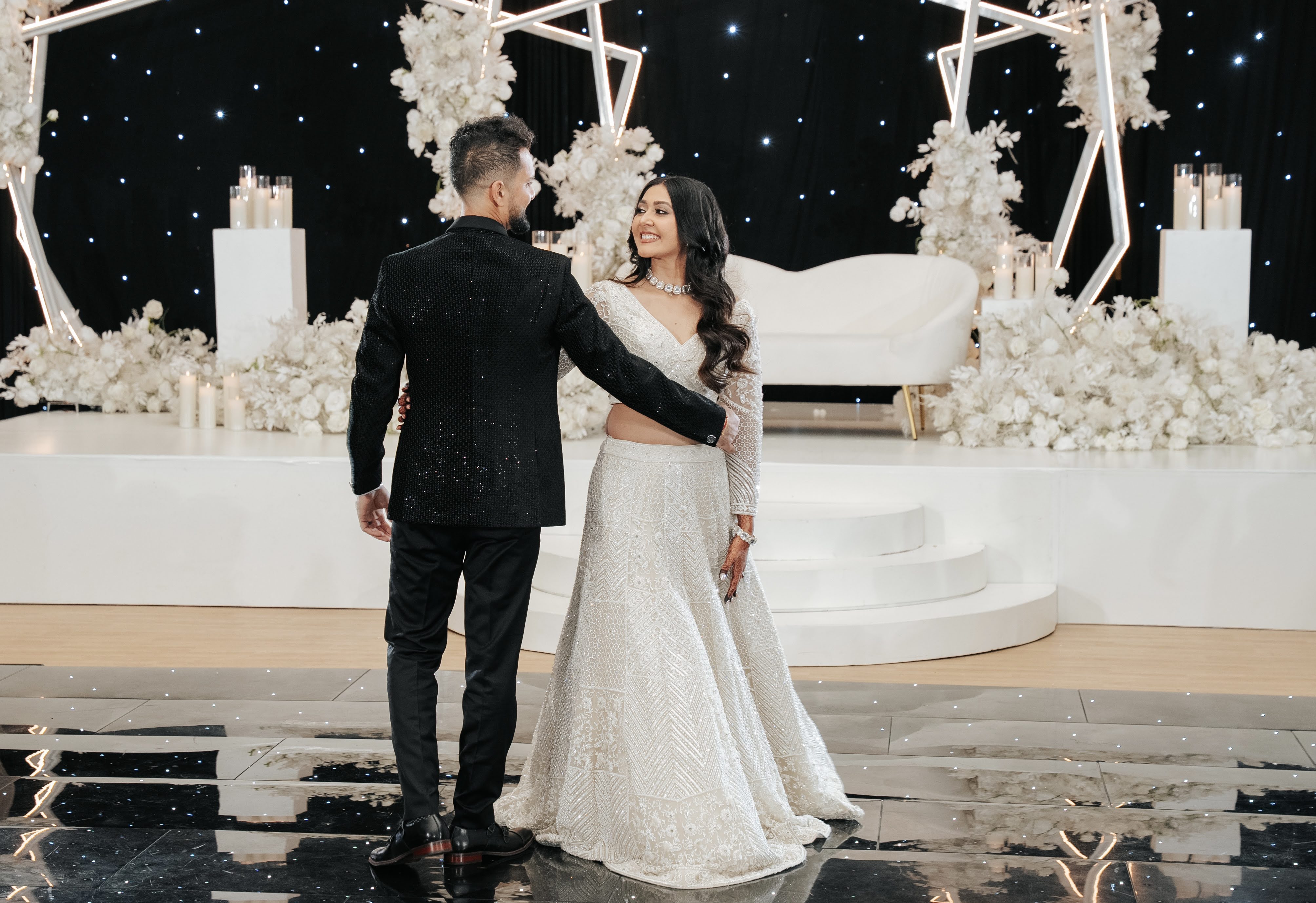 Arti & Darshil Wedding Image 1
